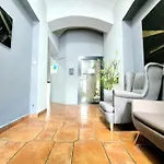 Pini - Przytulne W Centrum Krakowa ホステル *