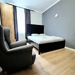 Pini - Przytulne W Centrum Krakowa Hostel