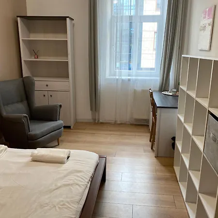 Pini - Przytulne W Centrum Krakowa 호스텔