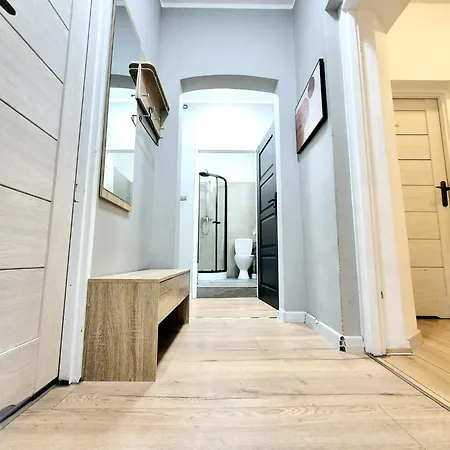 Pini - Przytulne W Centrum Krakowa 호스텔 *