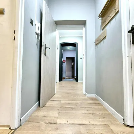 Hostel Pini - Przytulne W Centrum Krakowa