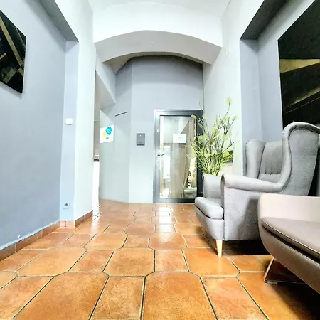 Pini - Przytulne W Centrum Krakowa Hostel *