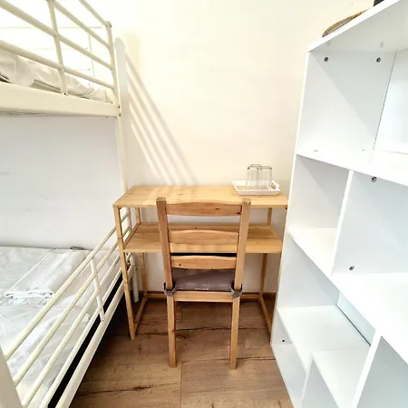 Hostel Pini - Przytulne W Centrum Krakowa *