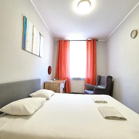 Pini - Przytulne W Centrum Krakowa Hostel