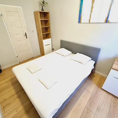 Pini - Przytulne W Centrum Krakowa 호스텔