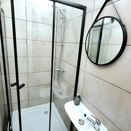 Hostel Pini - Przytulne W Centrum Krakowa *