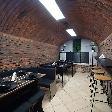 Pini - Przytulne W Centrum Krakowa Hostel